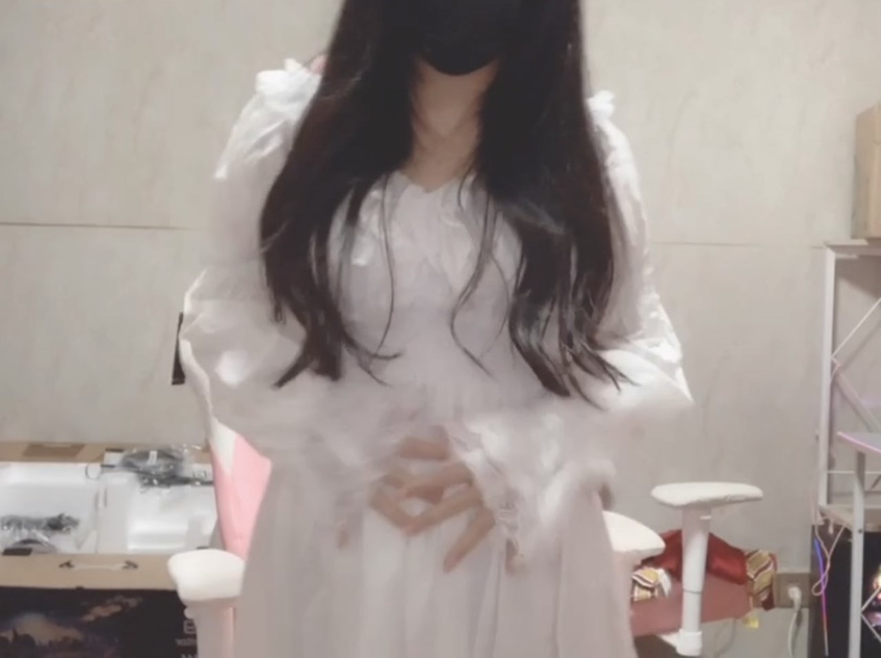 吃鸡游戏|小团团跳舞露脸成瘾,时隔60天自拍4张“女友”视角照片,网友爱了