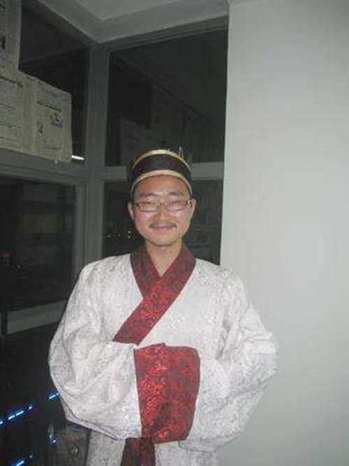 「高考作文」他用甲骨文写高考作文，名校破格录取，教授培养他两年后无奈辞职