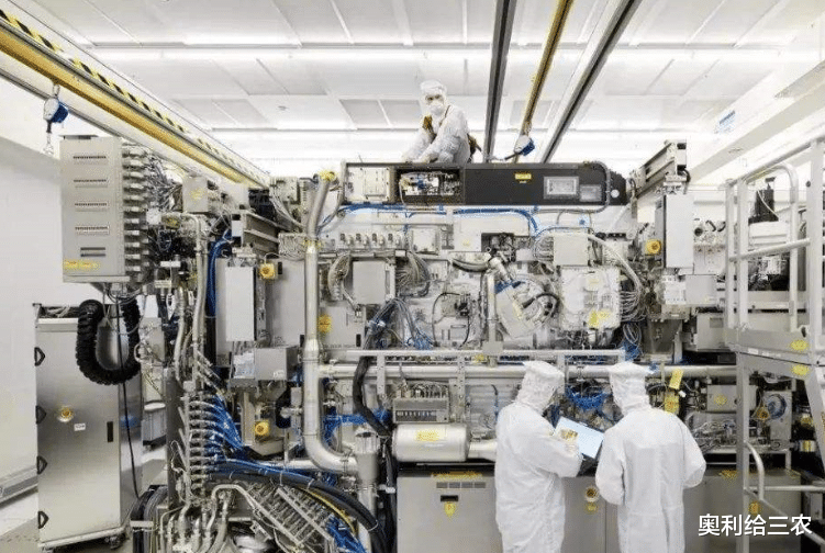 光刻机|曾经8亿都买不来的“光刻机”如今为何荷兰会主动送上？值得警惕