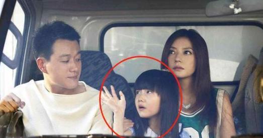 赵薇|赵薇的“女儿”因长得太好看，被全网禁止整容，如今美得不敢认！