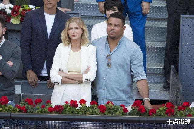 「罗纳尔多」43岁罗纳尔多：经历4段婚姻已有一儿两女，如今找了个小17岁女友