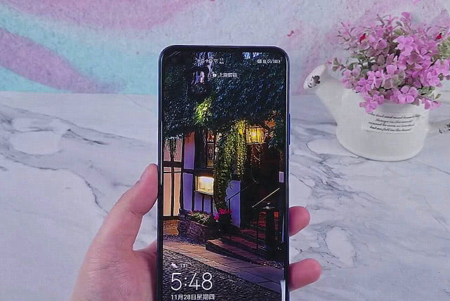 「华为荣耀」荣耀V30Pro价格再次刷新：曾不被看好，如今狠起来几乎没有对手！