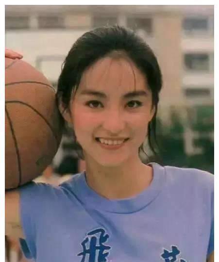 明星|圈内没有“没脱腋毛”的4位绝美女星，活成了多少爷们心中的梦想
