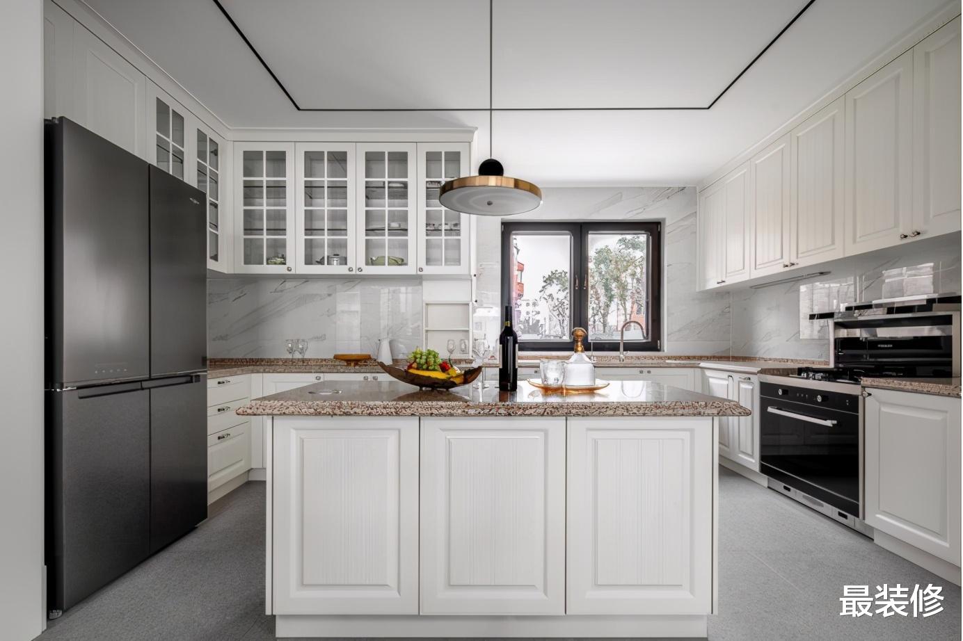 大户型|5层409平超大户型，白色为主的温雅美居，三层休闲区最为出彩