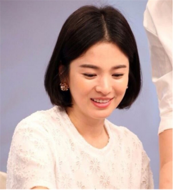 发型|无论女人年纪多大，都要远离这4种发型，看着显老还不上档次