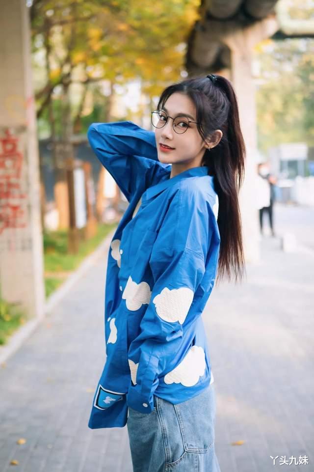 曾可妮|曾可妮参加综艺当常驻嘉宾，资源已超过同公司曾是冠军的她