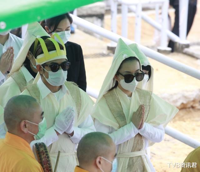「郭富城」老公郭富城丧母！方媛贴婆媳温馨旧合照悼念：感激对我及家人爱护