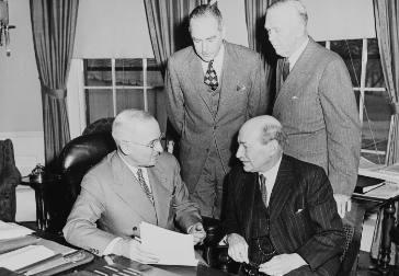 蒋介石|朝鲜战协议签订的最后时刻，我国做出了什么让步，毛主席叹息不已