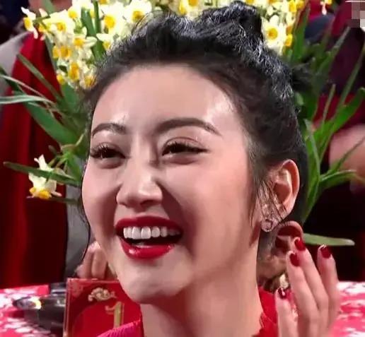 Angelababy|当女明星开怀大笑时：杨颖嘴变大，赵丽颖可爱，最后一位很治愈
