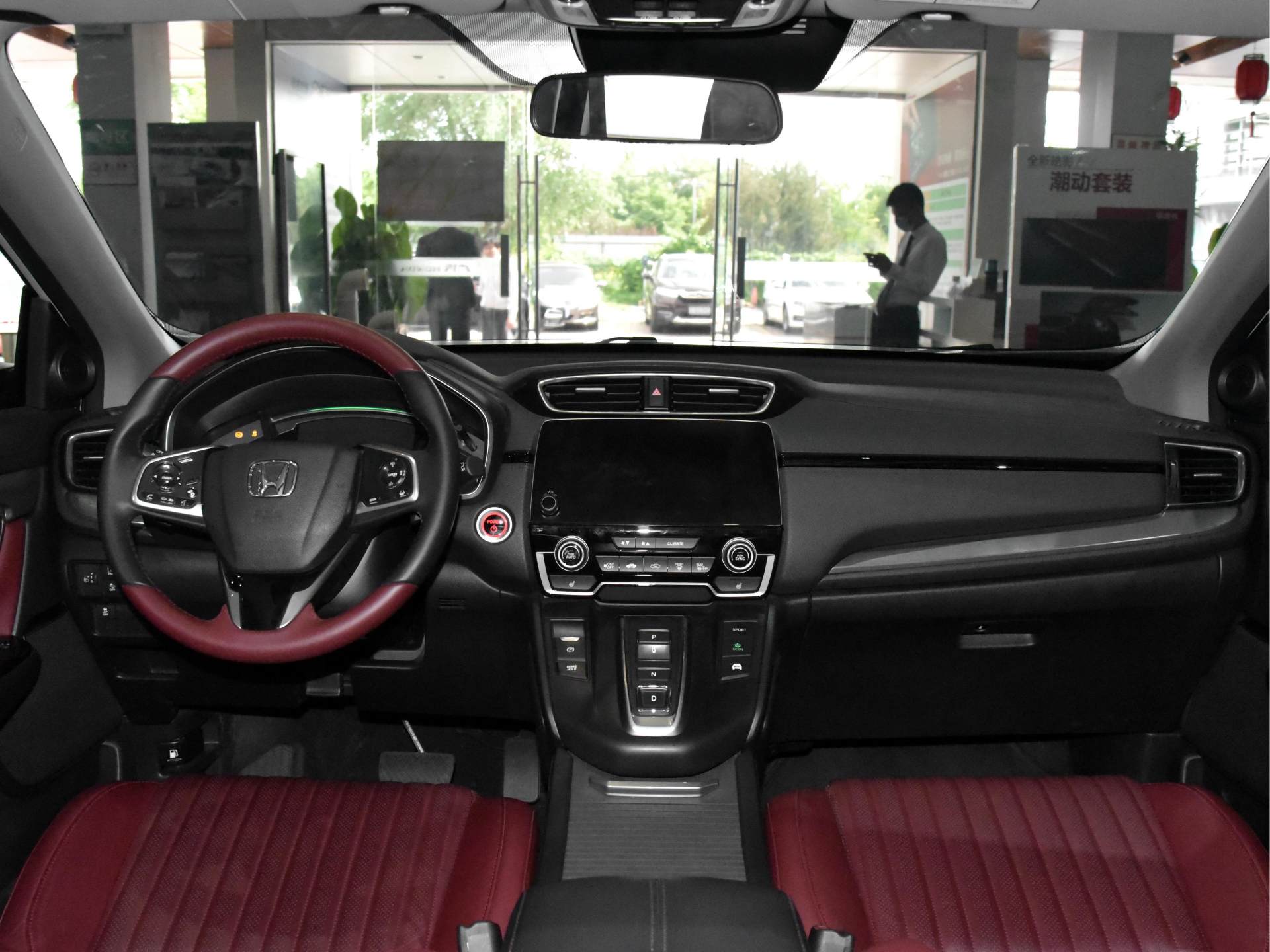 SUV|销量冠军SUV，轴距2661mm，油耗仅4.9L，还买什么CR-V！