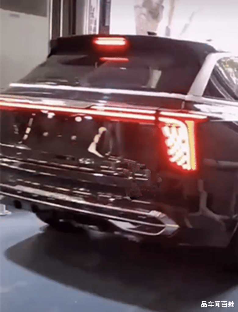 【思域】国车崛起!红旗全新SUV生产下线,气场媲美库里南,轴距超宝马X7