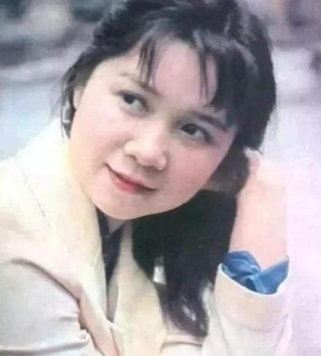 蔡明|连登27年春晚的蔡明,从“万人捧”到“万人踩”背后,是谁在作妖