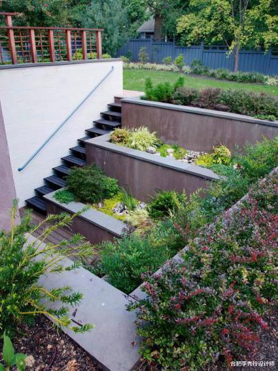 :这让我怎么不眼红?同样面积,他家用个错层设计,一下拥有2个庭院!