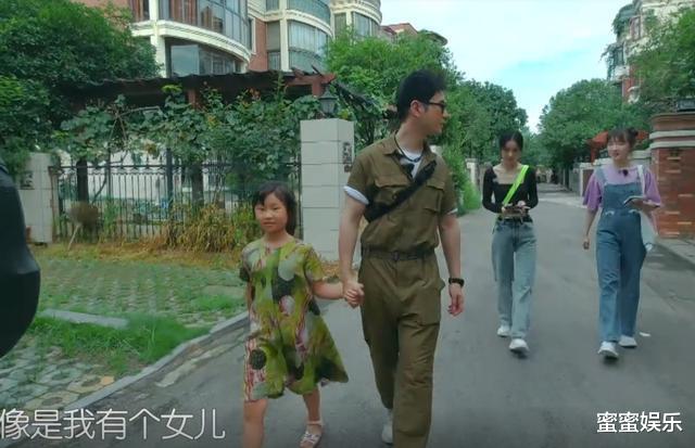 赵丽颖|赵丽颖大夏天穿秋裤，吃了一口刨冰又吐出来，催黄晓明：再生一个