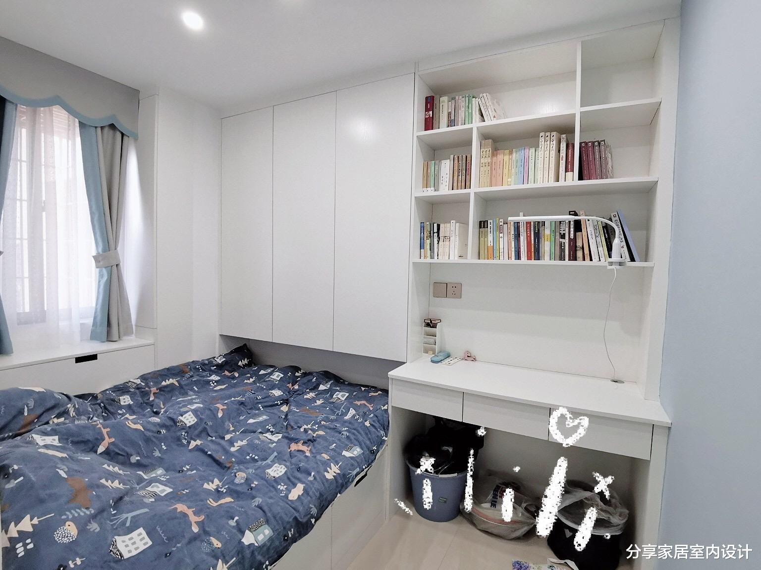 「」越来越多人家里不做电视墙，看她家装修，大多年轻人都喜欢，晒晒