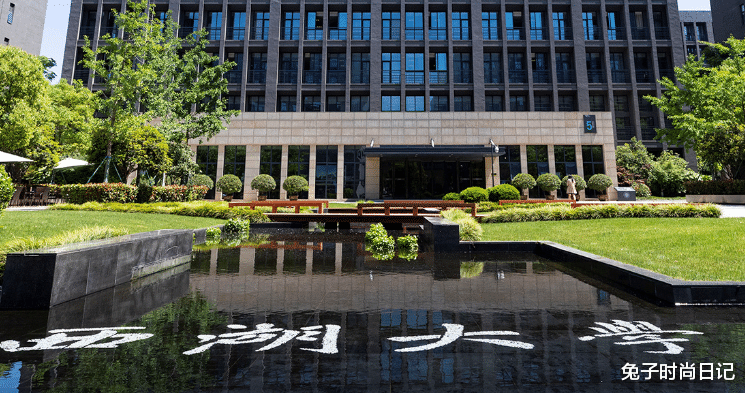 大学|前清华副校长施一公,创办西湖大学,立志超越北大清华,如今怎样