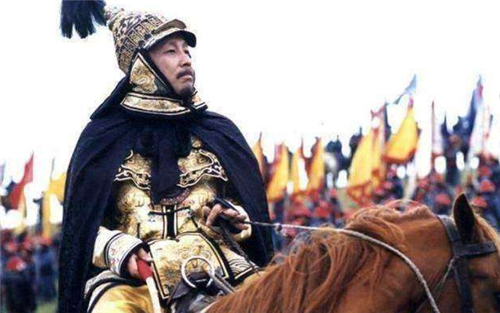 【和珅】清朝“八旗旗主”是什么来头?为何文武百官,甚至是和珅都要跪迎