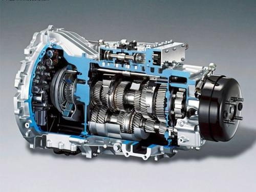 自动挡@等红灯时,为什么有些人会一直踩着刹车?