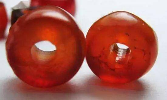 「玛瑙」真玩家！20年凑齐一串手串，每颗珠子至少10000块！