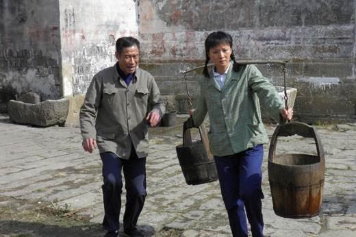 影帝|61岁的他获了5次影帝，每吃一顿就喝两斤酒，拍戏30年没带过剧本！