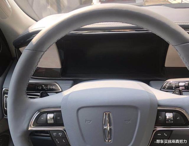 林肯领航员:134万买到领航员,梵海蓝总统版,拿出钥匙时很多人却将信将疑