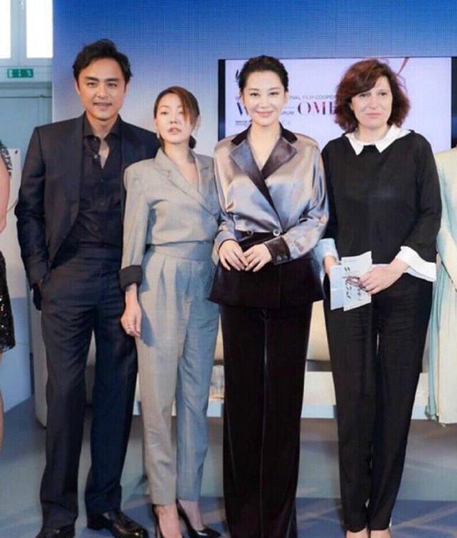 许晴|有一种“尴尬”叫小S和许晴,同框照流出后,网友们:简直妙不可言