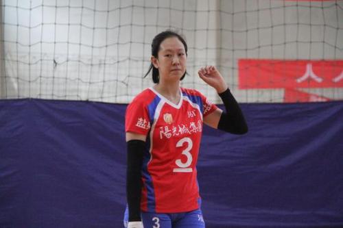 王宝泉▲疑似退役，31岁女排老将二婚当后妈，曾与主帅对骂，被球队放弃！
