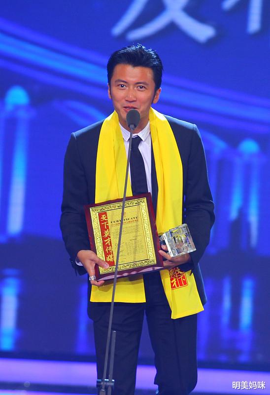 谢霆锋|作为众多明星所崇拜的谢霆锋，是影视剧还是乐坛受人欢迎？