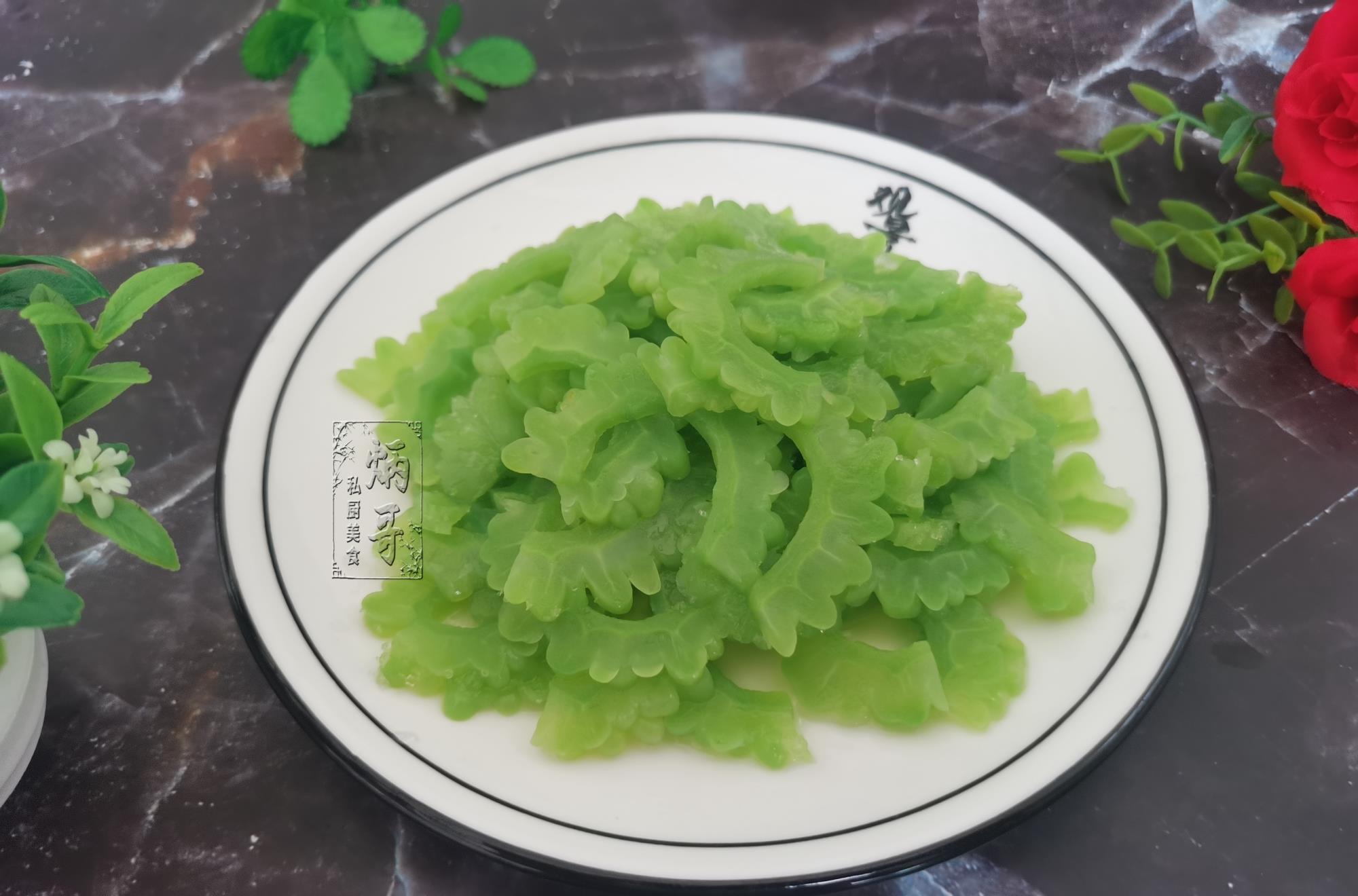 苦瓜|三伏天，大鱼大肉不如他它，清脆爽口营养高，好吃不上火，气色好