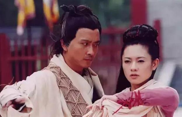 曾毅▲《仙剑》里两位圣姑，一个曾和舒淇齐名，一个嫁给李连杰“儿子”