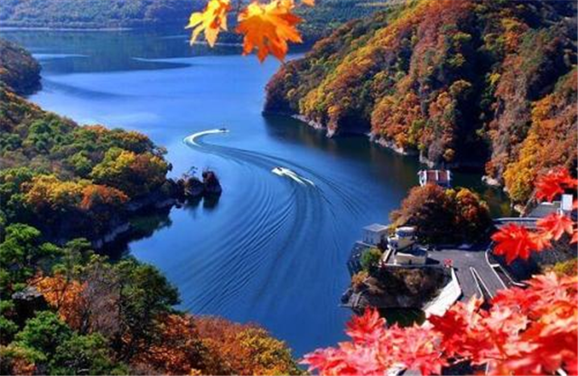 本溪|中国的枫叶之都：整个城市都种满枫树，秋季湖泊都被染上斑斓色彩