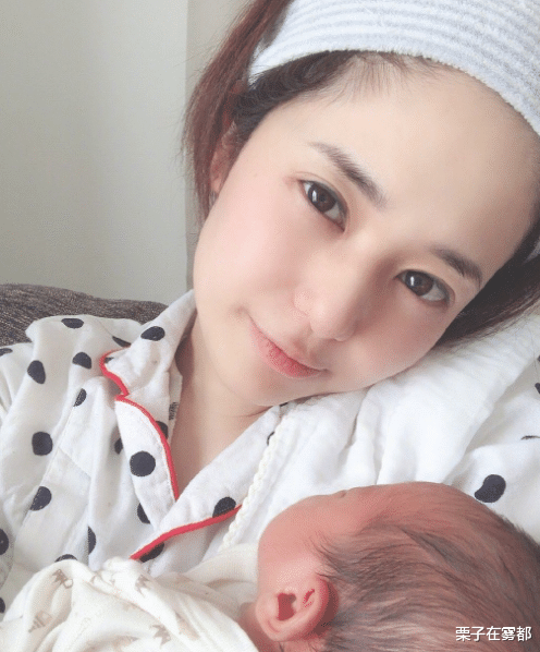 苍井空|苍井空晒娃照被数万网友转发：过往抹不掉，想低调都做不到