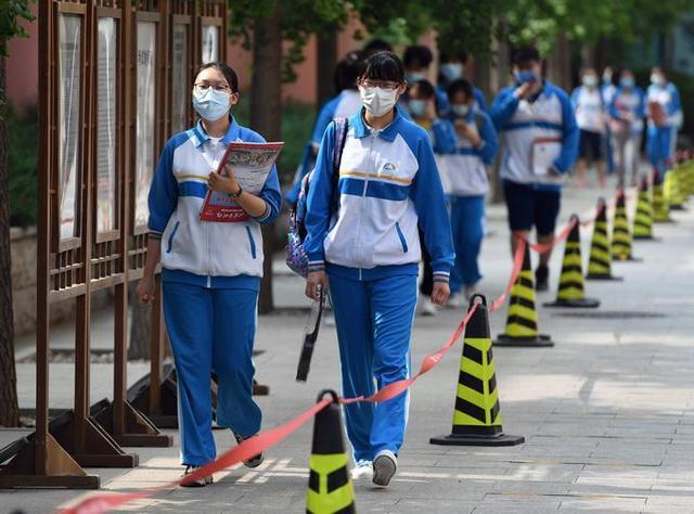 ##今年这一届的高考生，可能正与1977年那一届面临着同样的挑战