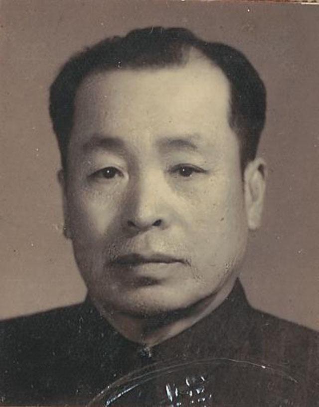 「」1956年，古董富商无偿献国3000余文物，日常却舍不得吃1块钱的肉