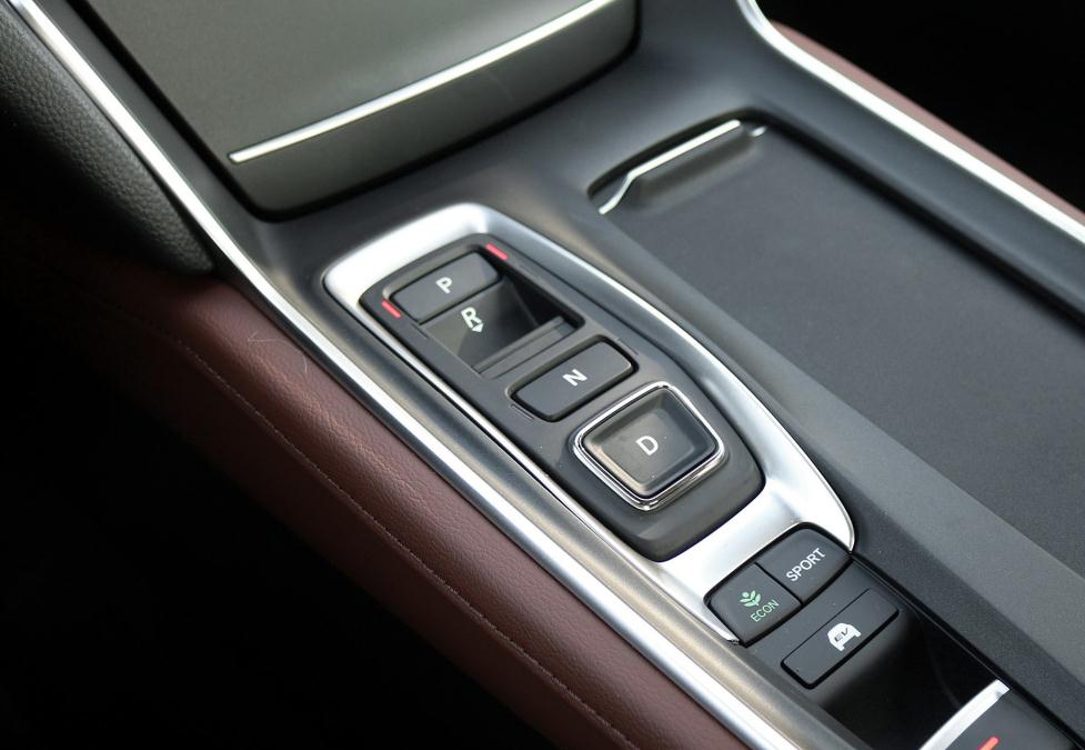 「本田雅阁」本田雅阁的“孪生兄弟”，外观很相似，1.5T+194马力，18.28万起