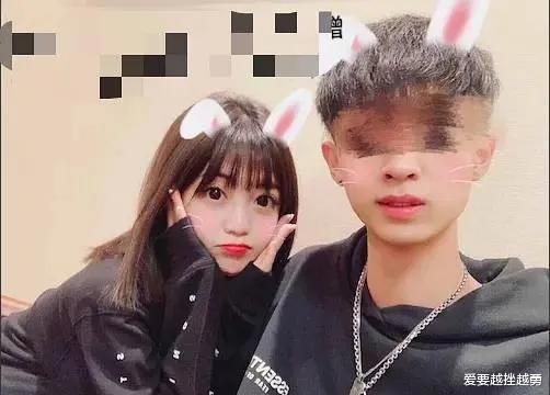 秦霄贤|同时劈腿3个女人,德云社是怎么把他收进去的?