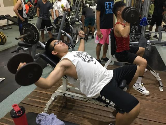 健身|「健身」让热爱篮球的秉亨,走上了「健美」之路!