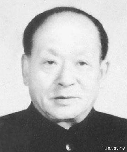 李先念|毛主席在井冈山惊险一刻，幸好他出现救主席一命，此人活了99岁