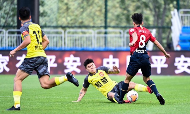 广州恒大|不护犊！卡帅点名批评恒大红星：别靠恶劣的犯规，证明自己是真男人