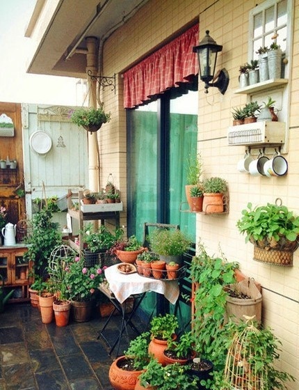 ▲16个创意“花园阳台”设计，没露台没院子，那就把阳台整得美美的