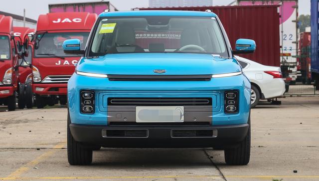 「吉利汽车」吉利版“路虎”终于问世！15分钟卖出2020辆，11.58W就有35W内饰