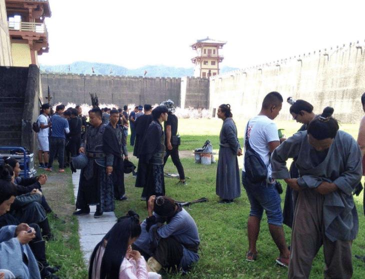 |演一部戏用三十位替身,台词只读123却拿“天价片酬”,真把自己当大爷了