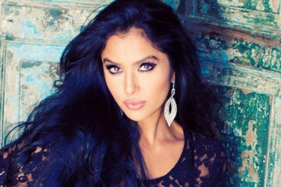 瓦妮莎|瓦妮莎已年近40,为何还有10多位球星抢着追求?原因主要有2点