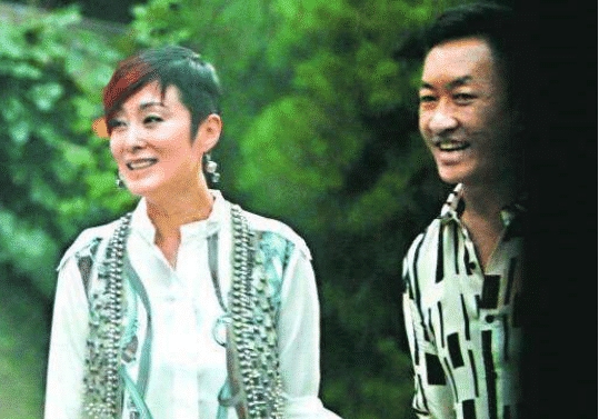 张敏|她18岁被向太带进娱乐圈，因太漂亮被向华强弟弟玩弄，如今无法生育