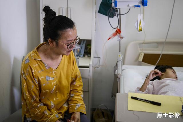 医生|男子捐肝前给妻子“交代后事”，半个月后却在马路上开始指挥交通