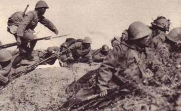 日军|为啥日军在中国打仗时，如同禽兽一样？看看他们的妻子就知道了