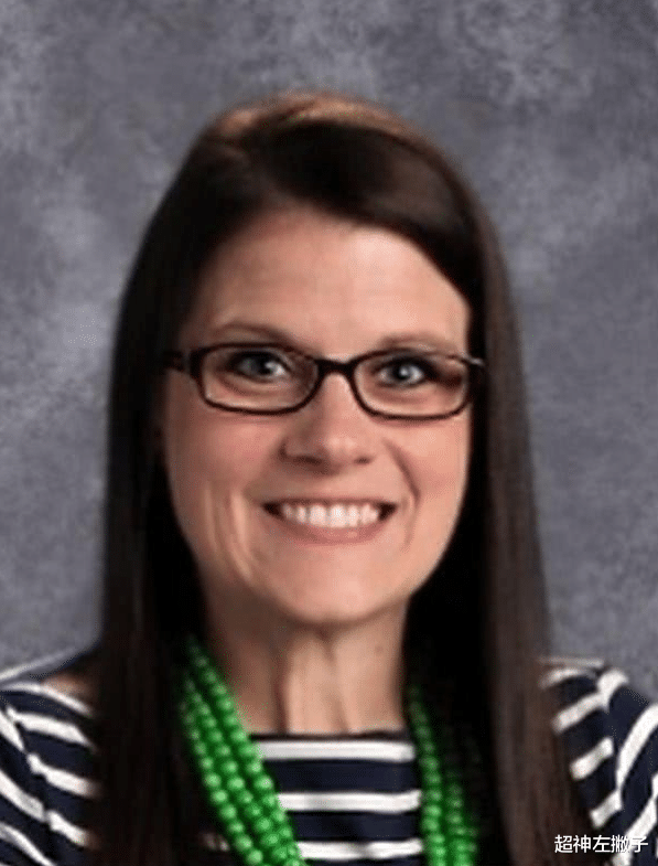 『英国』刷新三观！英国女模特转行当老师侵犯14名学生，男孩们竟以此为荣！