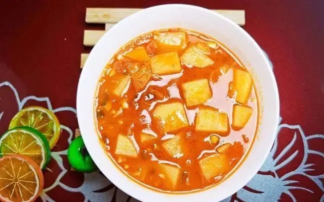 「番茄土豆汤」脂肪最怕它，吃一碗等于跑40分钟，晚餐这么吃，体重轻松下降