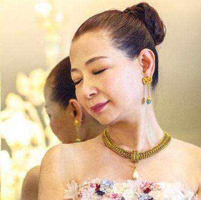 霍尊@霍尊：母亲为他退出乐坛，父亲火风重组家庭后，亲妈继母胜似姐妹