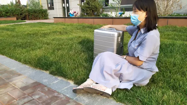 手环|高颜值的登机箱，给你钢铁侠般的呵护！